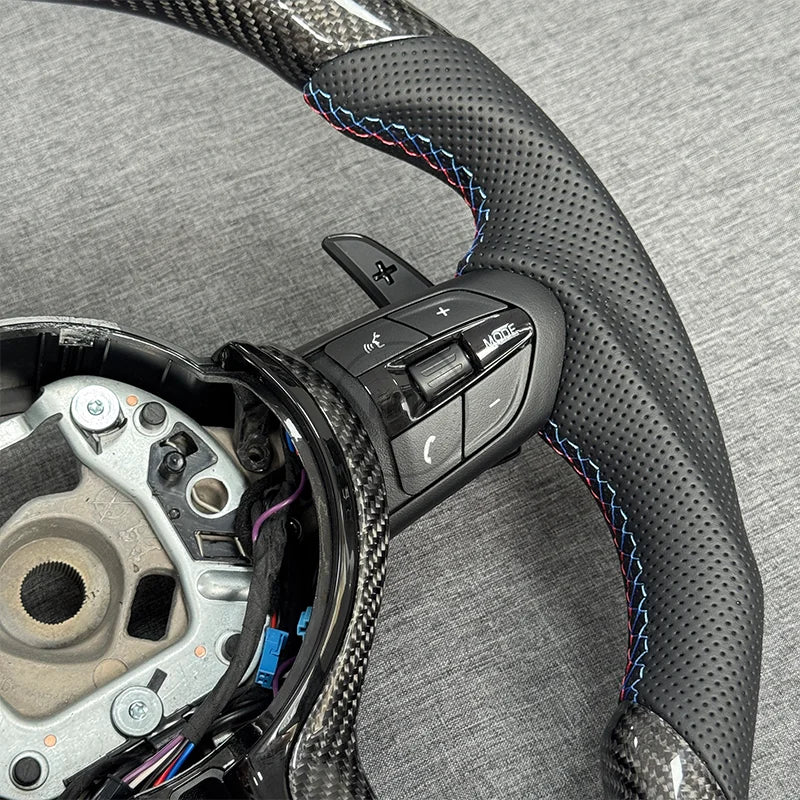 Suitable for BMW F30 F10 F31 F20 F25 F22 F36 F33 F32 F80 F82 F11 F18 F01 F90 E90 carbon fiber steering wheel